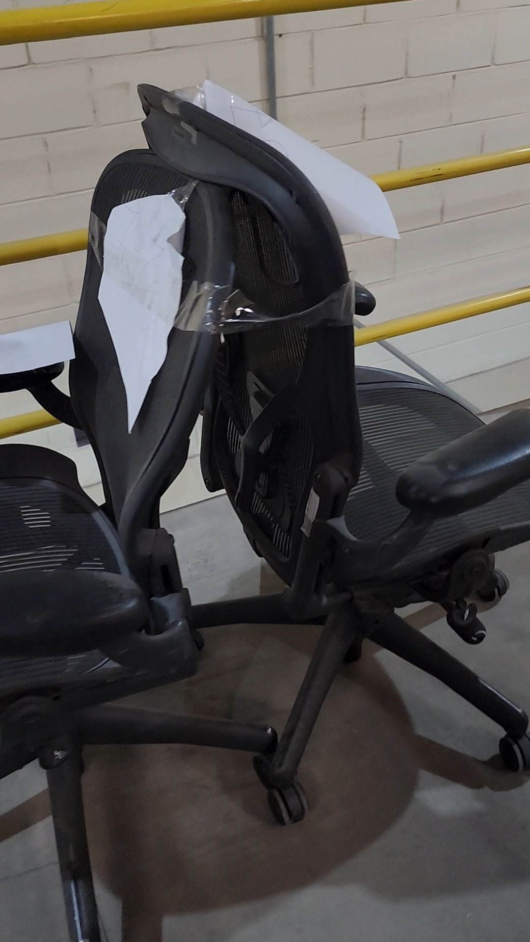 2 Cadeiras Aeron - Herman Miller - vídeo 2